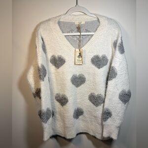 Easel NWT V-Neck heart fuzzy V neck Sweater with Heart White and Gray size Small